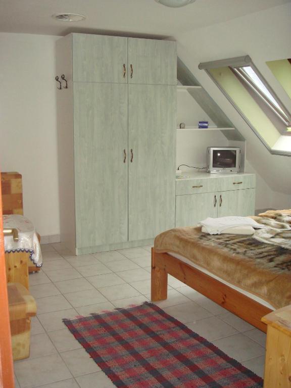 Roza Hotel Es Apartmanhaz Esztergom Phòng bức ảnh