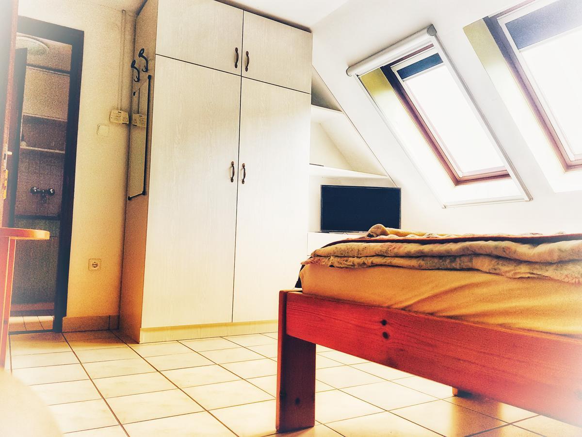 Roza Hotel Es Apartmanhaz Esztergom Ngoại thất bức ảnh
